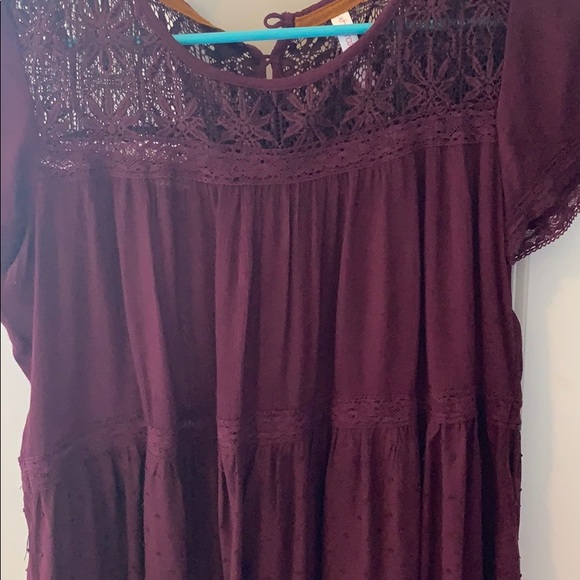 Maroon top - Picture 3 of 4